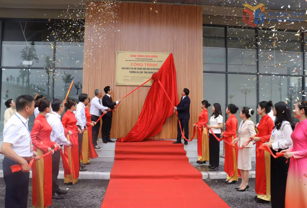Ảnh với chú thích