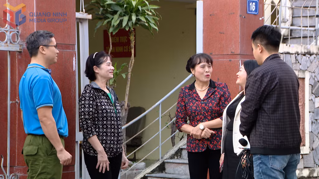 Ảnh với chú thích