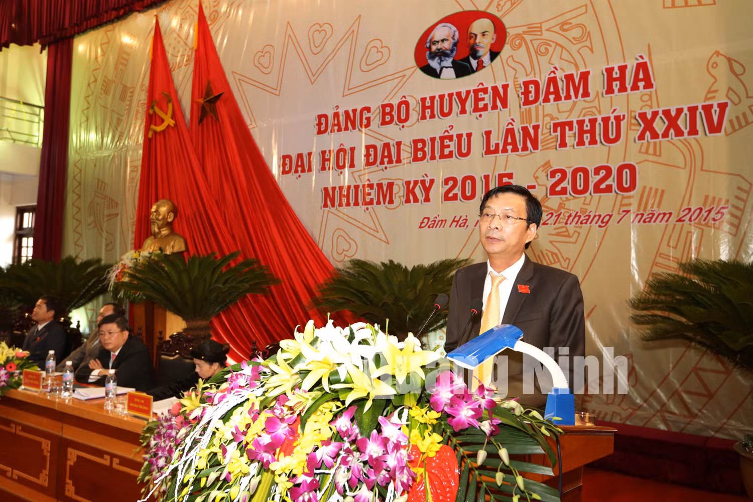 Đồng chí Nguyễn Văn Đọc, Bí thư Tỉnh ủy, Chủ tịch HĐND tỉnh phát biểu tại Đại hội