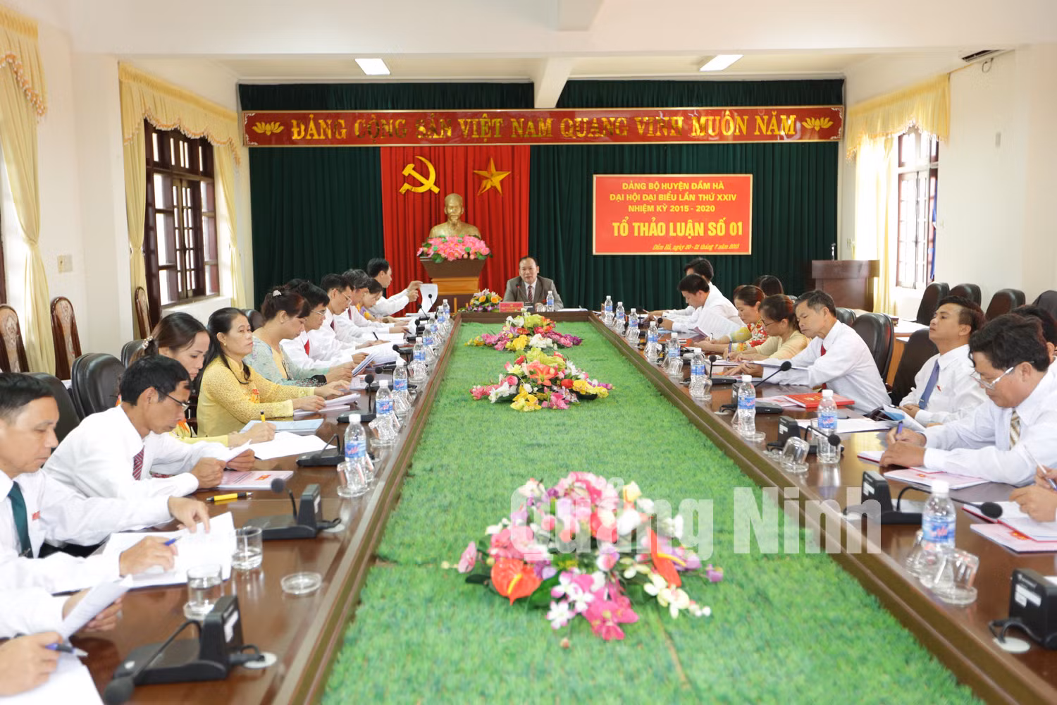 Thảo luận tại tổ