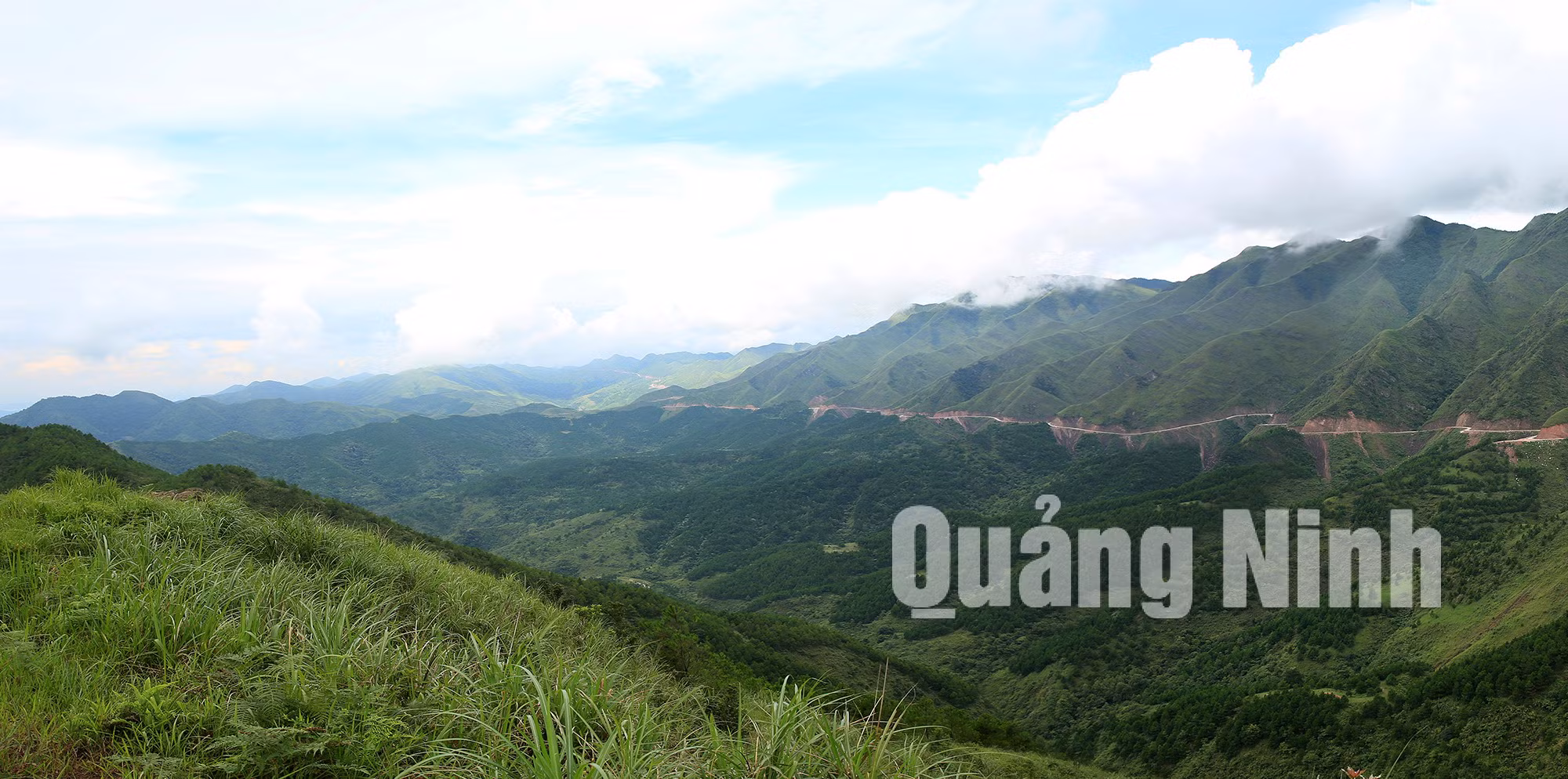 Cung đường biên giới huyện Bình Liêu. Ảnh: Khánh Giang