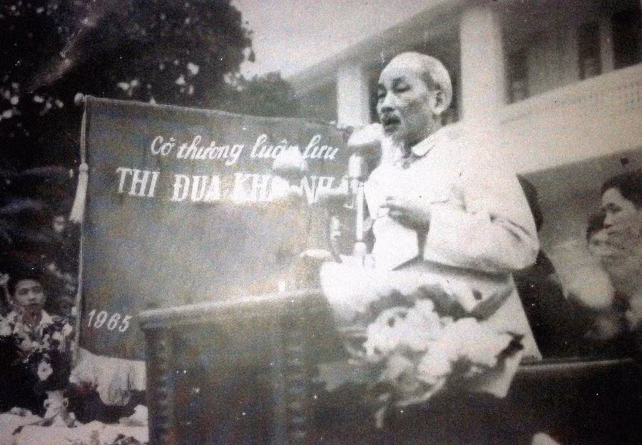Ảnh với chú thích