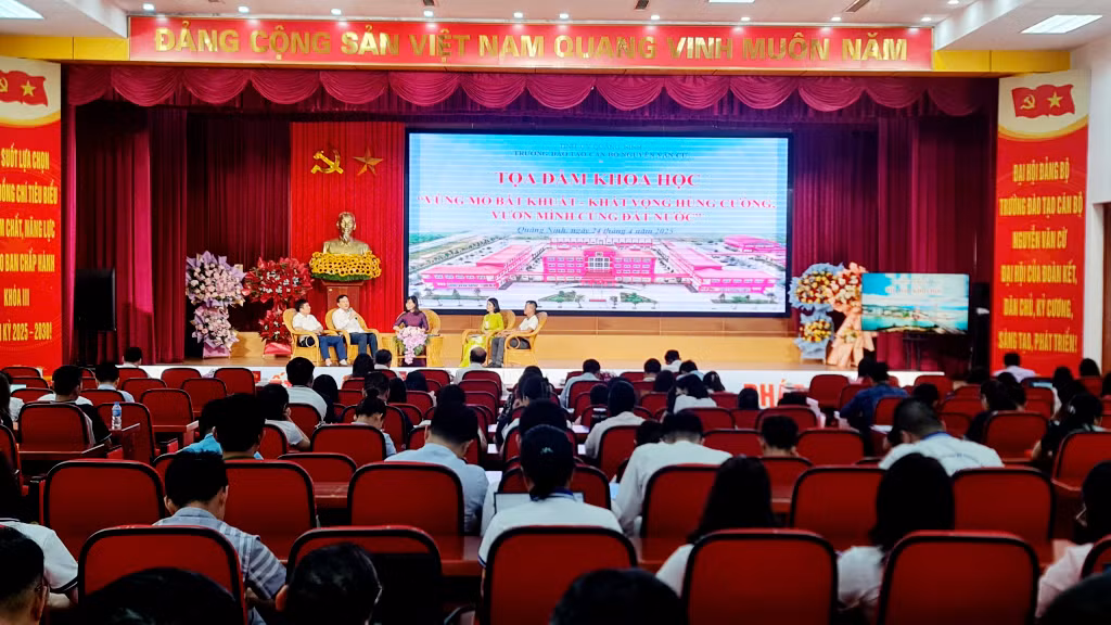 Ảnh với chú thích