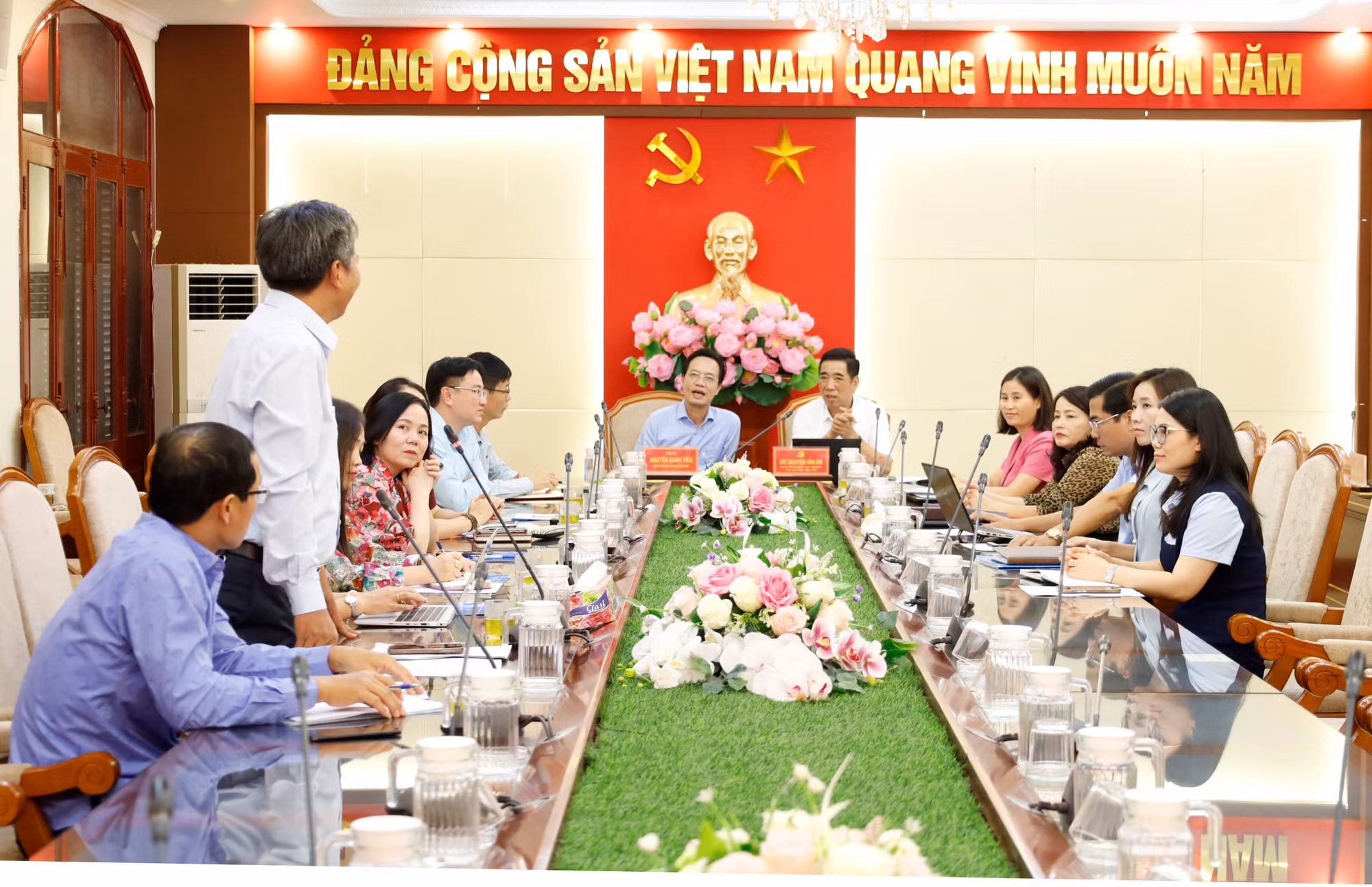 Ảnh với chú thích