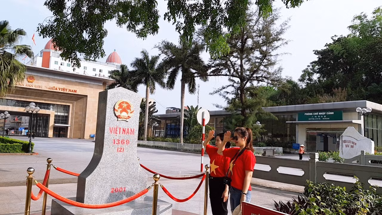 Nơi ta thấy cả dáng hình đất nước thân thương ảnh 21