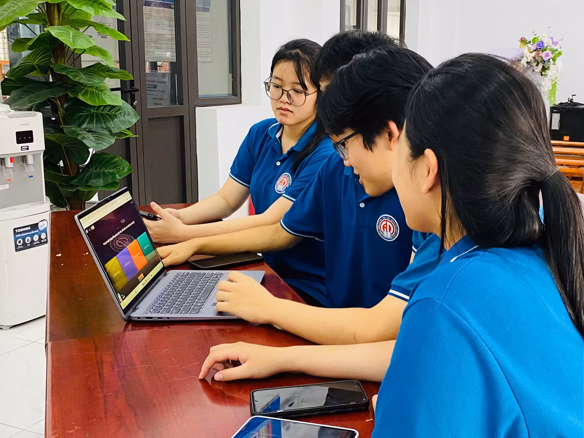 Ảnh với chú thích