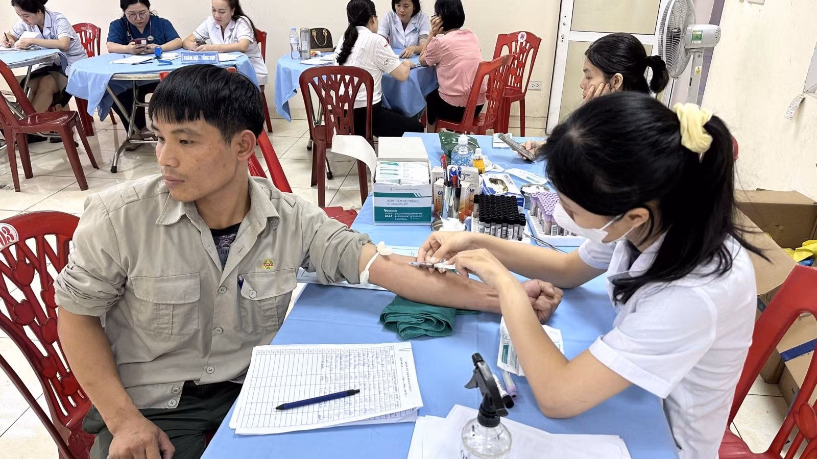 Ảnh với chú thích