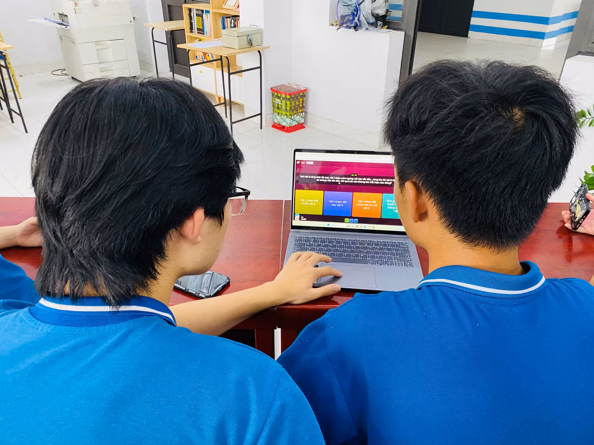 Ảnh với chú thích