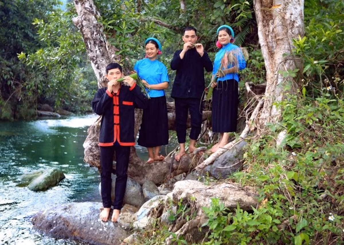 Ảnh với chú thích