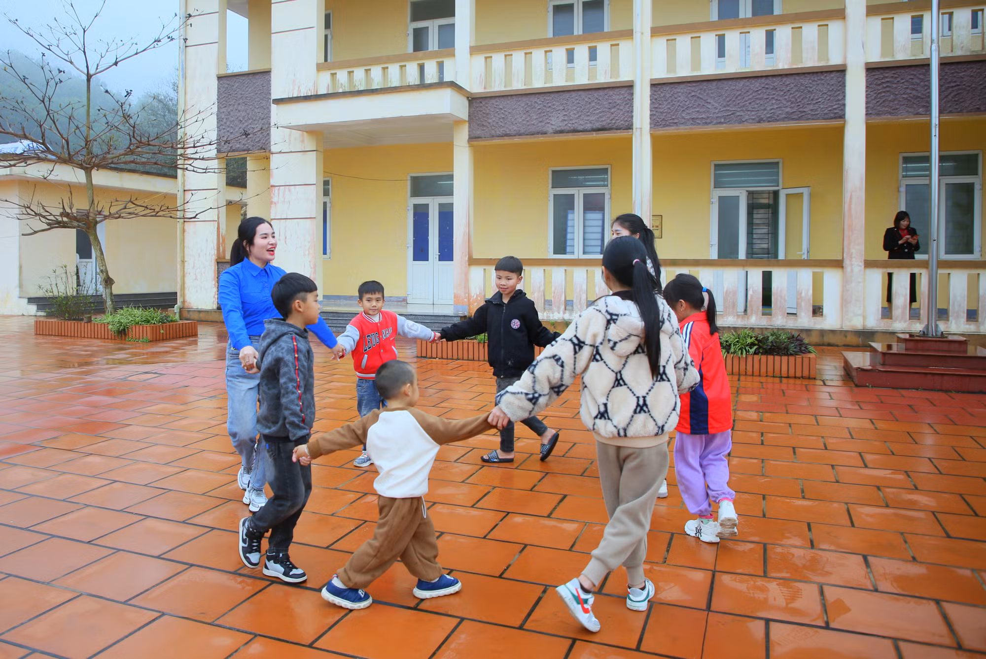 Ảnh với chú thích