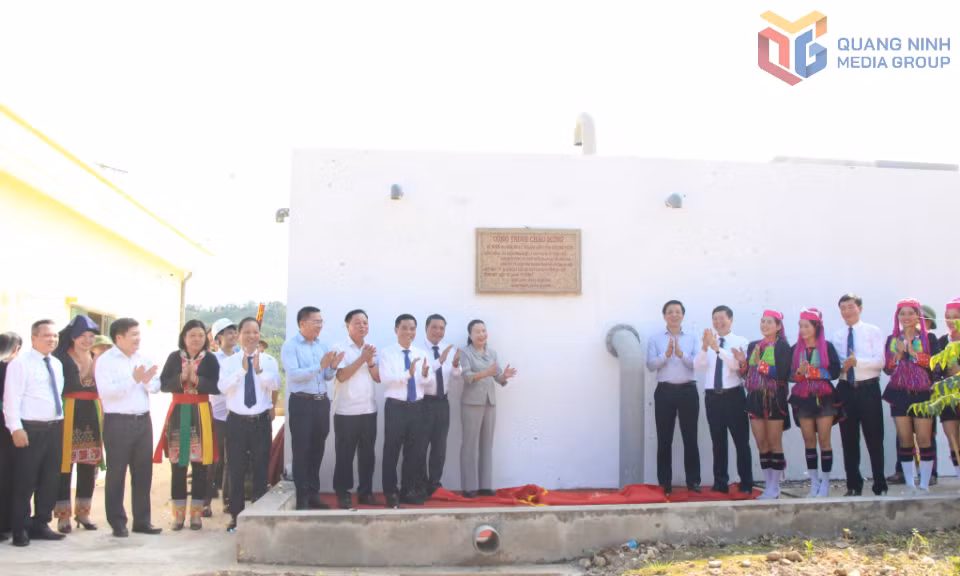 Ảnh với chú thích