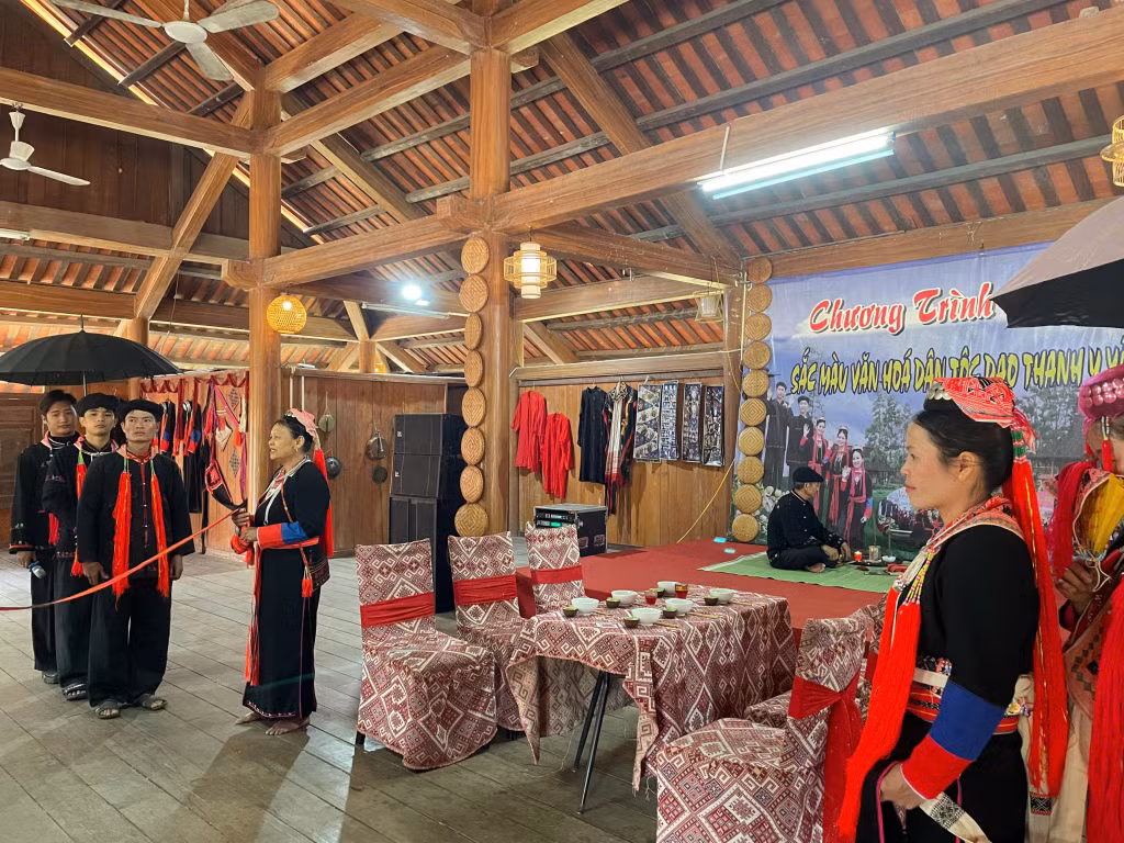 Đồng bào dân tộc
