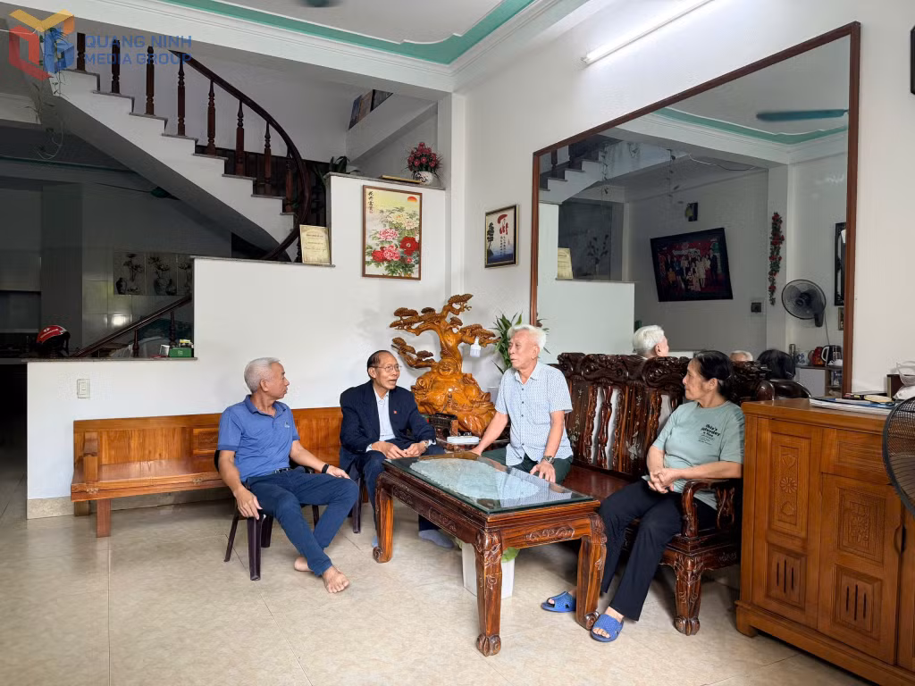 Ảnh với chú thích