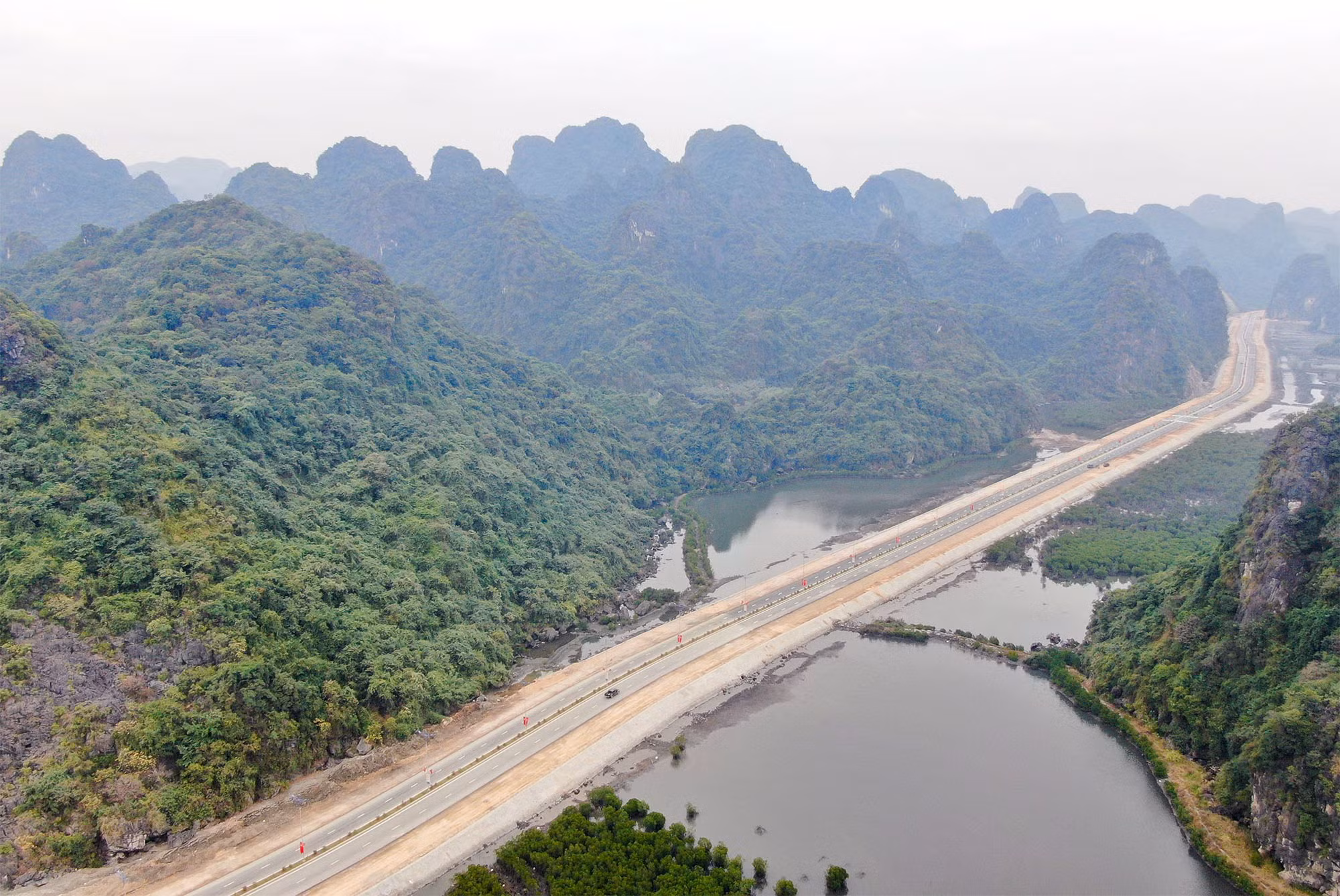 Cầu tình yêu và “con đường di sản” ảnh 20