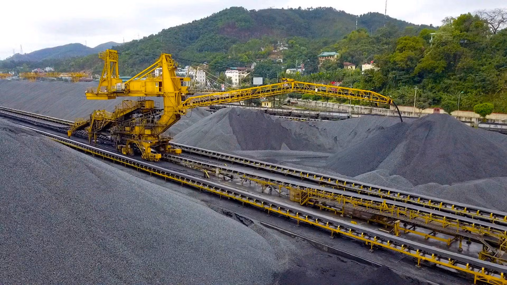 Tái cơ cấu các khu vực kinh tế ảnh 13