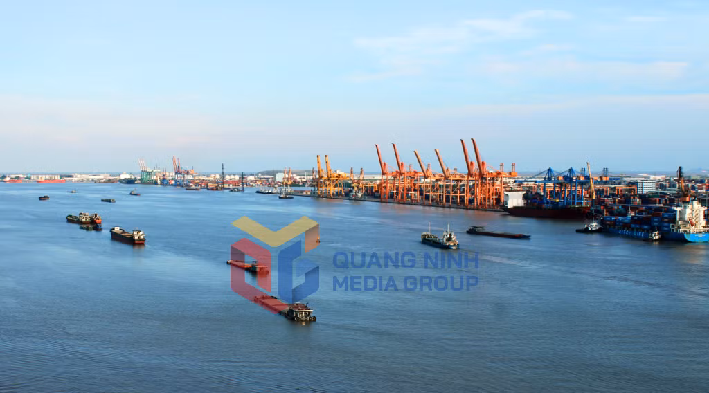 Bên bờ sông Bạch Đằng hôm nay (4-2021). Ảnh: Đình Dũng (CTV)