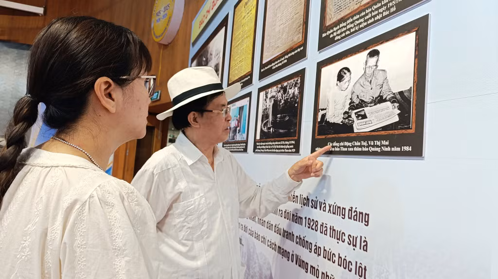 Ảnh với chú thích