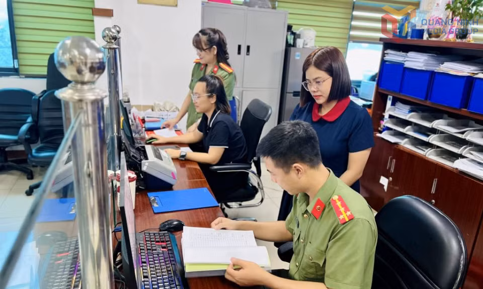 Ảnh với chú thích