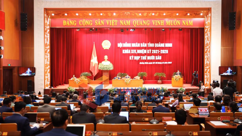 2023-12_Kỳ họp thứ 16 HĐND tỉnh khóa XIV - Quang cảnh Kỳ họp. Ảnh: Đỗ Phương