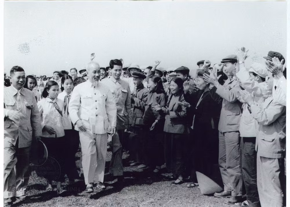 Ảnh với chú thích