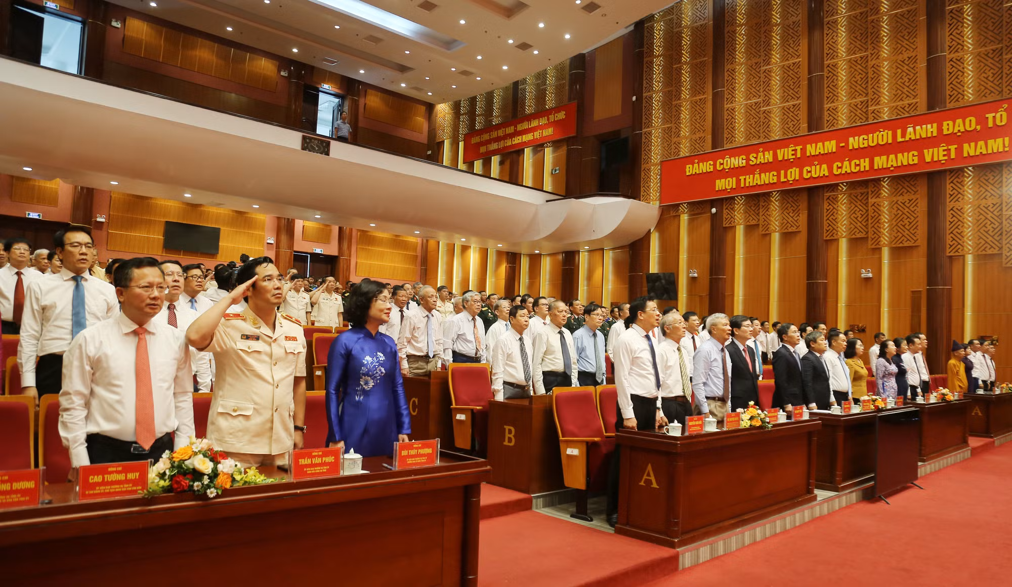 Ảnh với chú thích