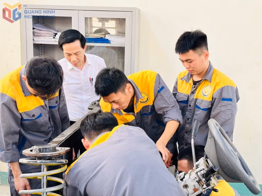 Ảnh với chú thích