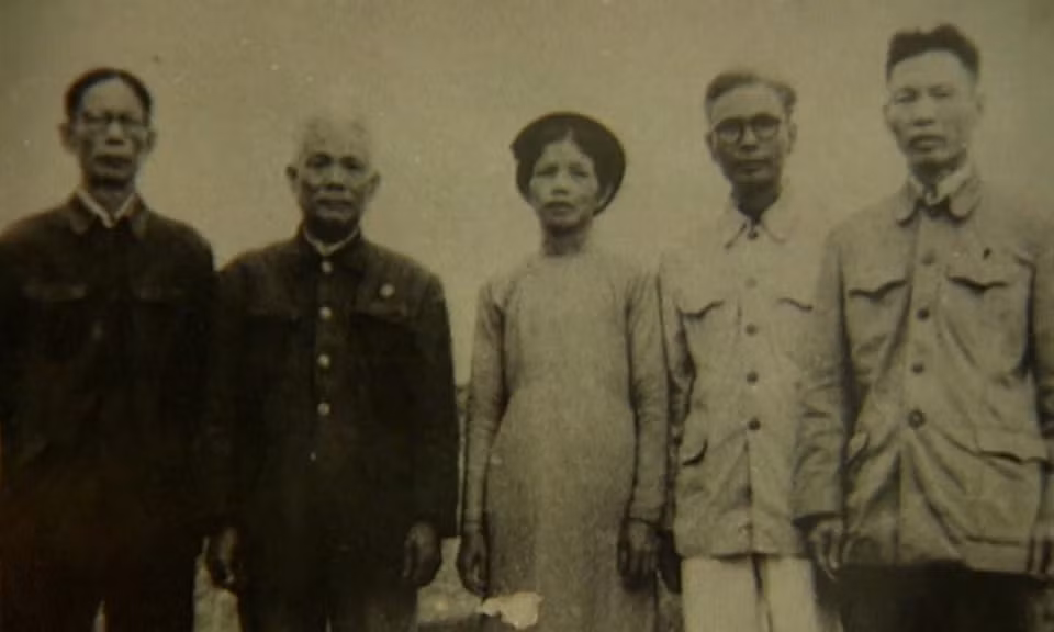 Ảnh với chú thích