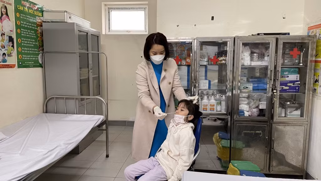 Trường học sẵn sàng, học sinh phấn khởi, hào hứng tới trường học trực tiếp ảnh 9