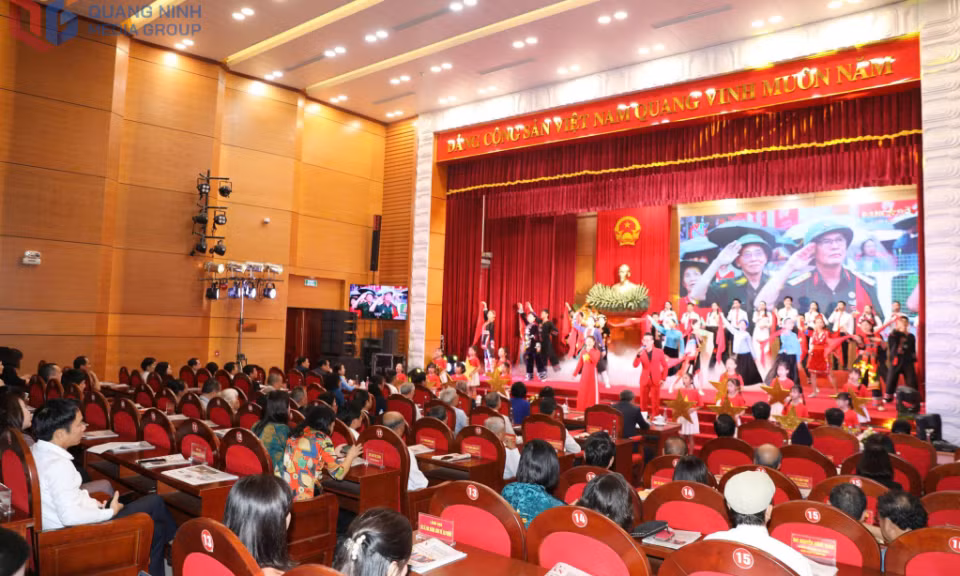 Ảnh với chú thích