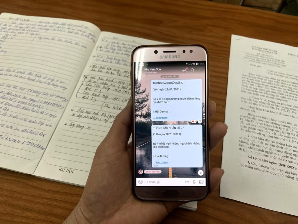 Đưa thông tin lên nhóm zalo cũng là cách để Tổ tự quản khu Nam Sơn (phường Nam Khê, TP Uông Bí) cập nhật liên tục các thông tin liên quan đến công tác phòng, chống dịch Covid-19 của tỉnh và thành phố.