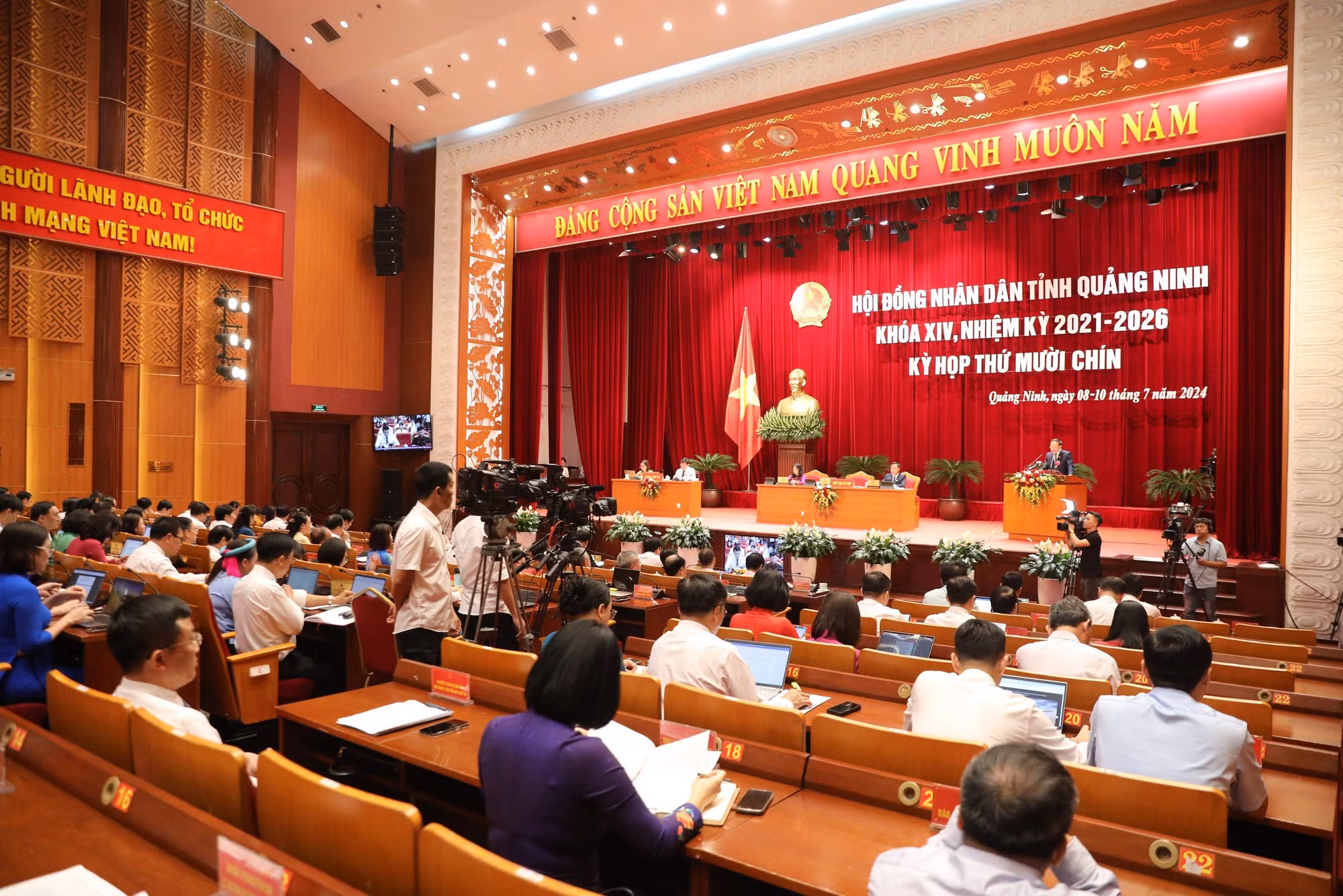 Ảnh với chú thích
