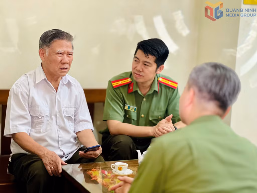 Ảnh với chú thích