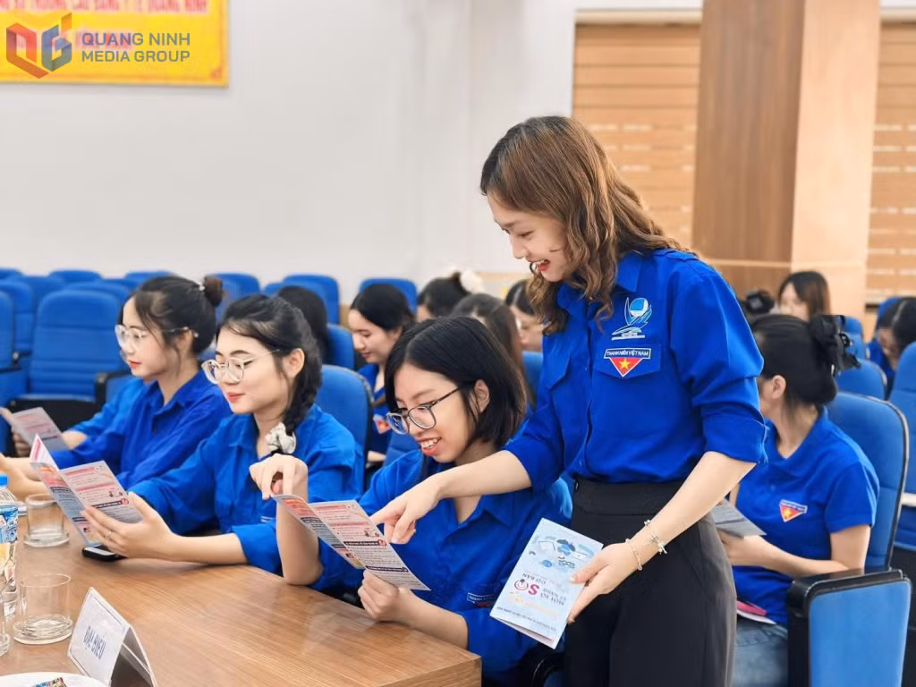 Ảnh với chú thích