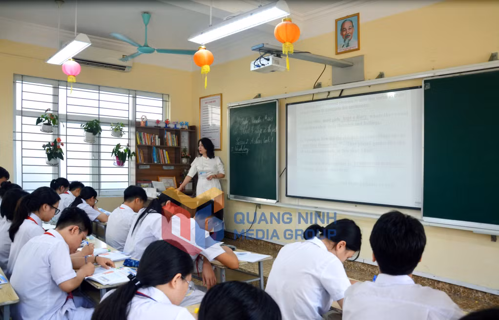 Một tiết học ngoại ngữ của học sinh Trường THCS Trọng Điểm (phường Hạ Long) (8-2025). Ảnh: Lan Anh