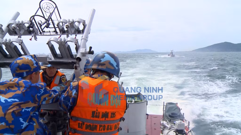 Lữ đoàn 170 tổ chức huấn luyện trên biển (6-2022). Ảnh: Minh Yến