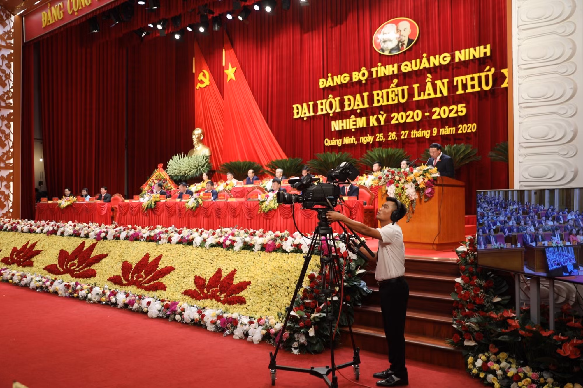 Ảnh với chú thích