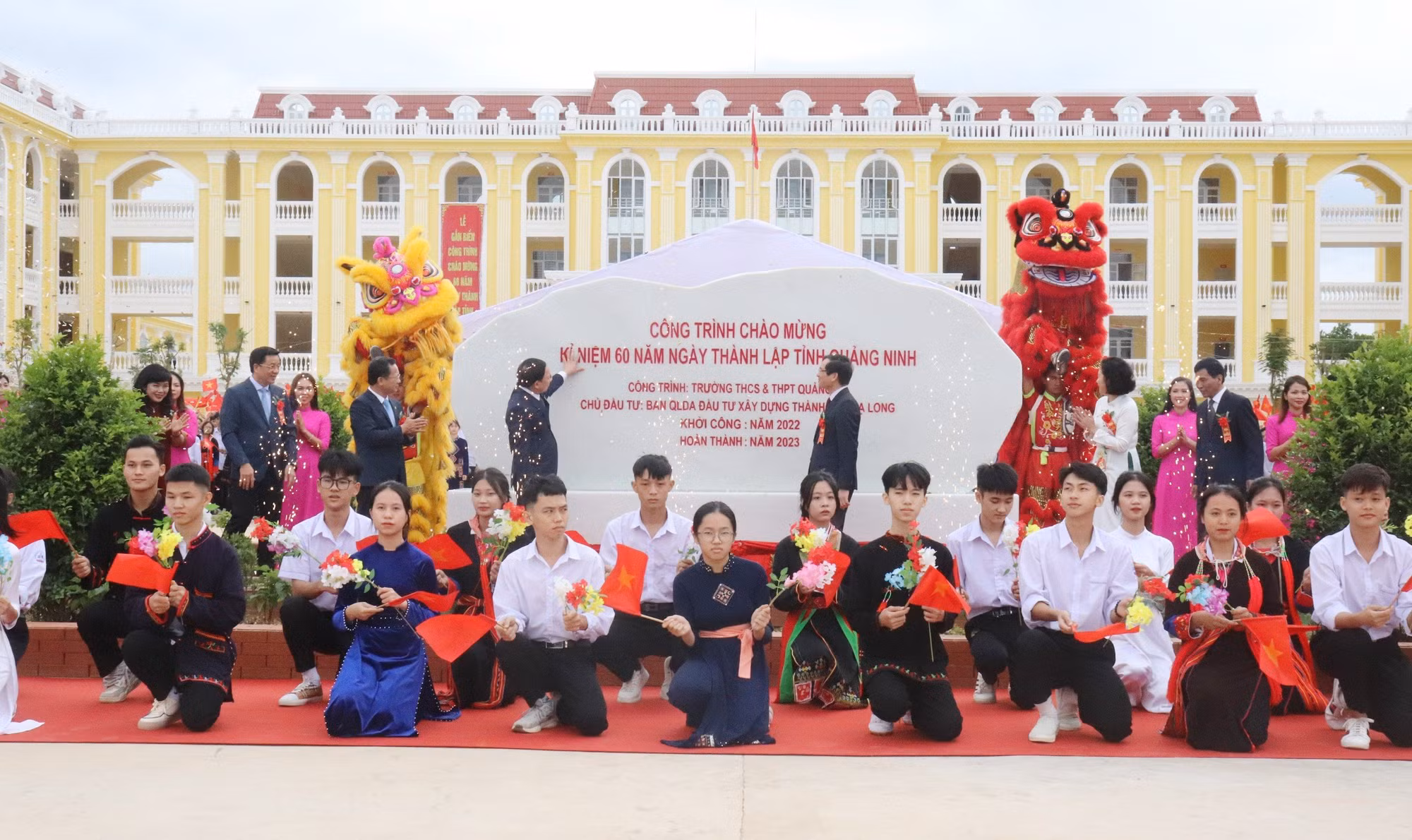 Ảnh với chú thích