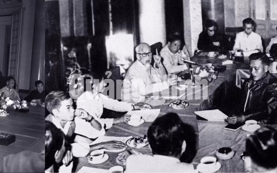 Ngày 15-11-1968, tại Phủ Chủ tịch, Chủ Tịch Hồ Chí Minh cùng các đồng chí lãnh đạo Đảng. Nhà nước đã tiếp hơn 30 đại biểu công nhân, cán bộ ngành than và tỉnh Quảng Ninh.