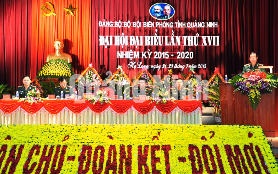 Đoàn Chủ tịch điều hành Đại hội.