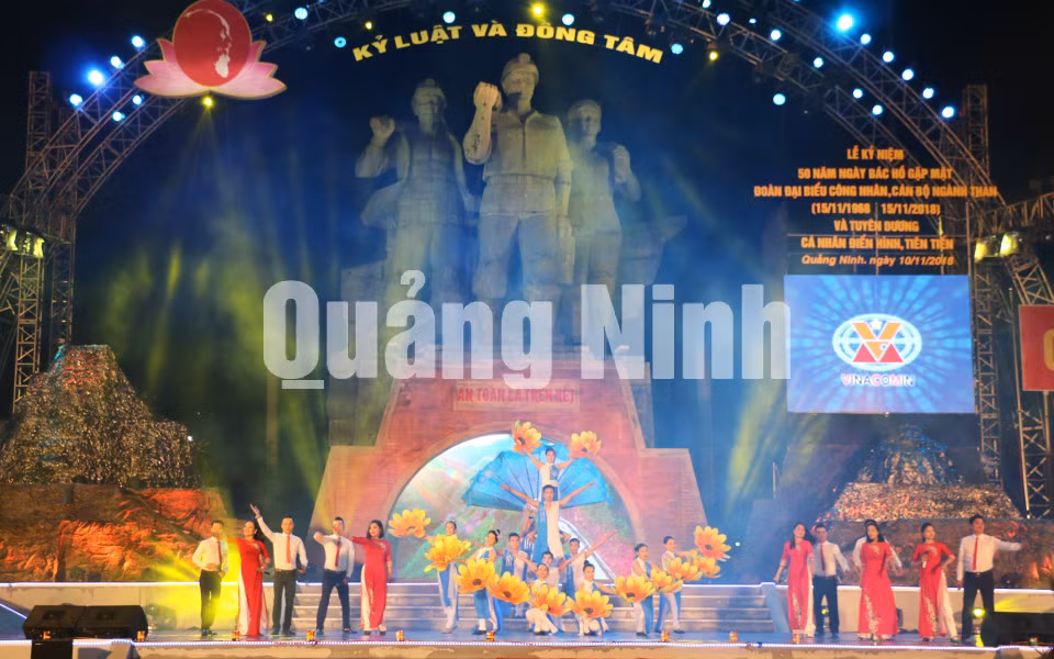 Lễ kỷ niệm 50 năm Ngày Bác Hồ gặp mặt Đoàn đại biểu công nhân, cán bộ ngành Than 15-11 (1968-2018). Ảnh: Phạm Tăng