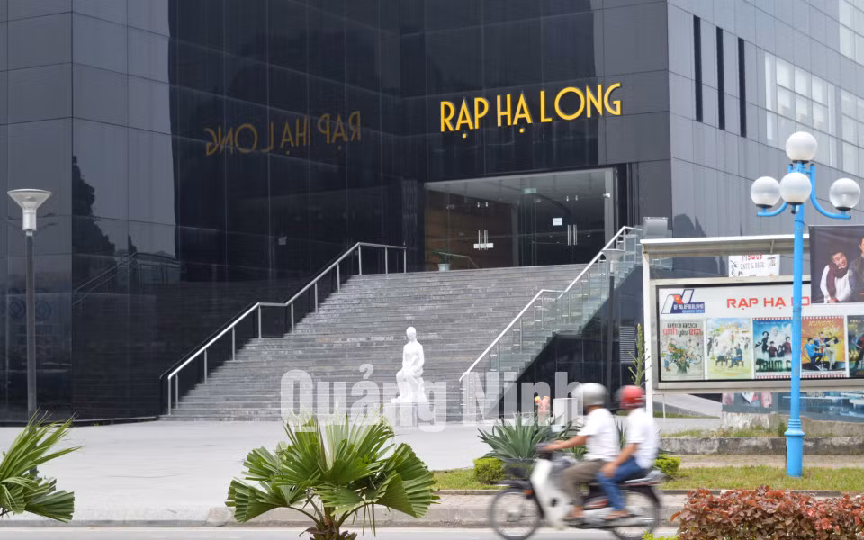 Rạp chiếu phim Hạ Long mới được đầu tư trong quần thể Bảo tàng, Thư viện Quảng Ninh. Ảnh: Vạn Thảo
