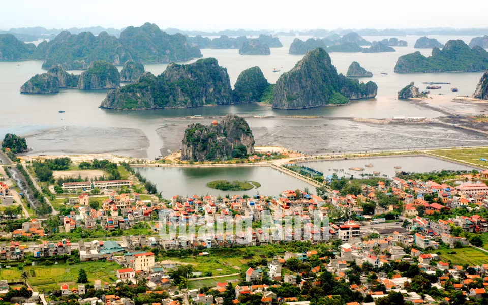 Một góc TX Cẩm Phả trước đây. Ảnh: Đỗ Phương