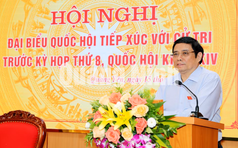 Đồng chí Phạm Minh Chính, Ủy viên Bộ Chính trị, Bí thư Trung ương Đảng, Trưởng Ban Tổ chức Trung ương, ĐBQH tỉnh, thông tin về chương trình Kỳ họp thứ 8, Quốc hội khóa XIV (10-2019). Ảnh: Đỗ Phương