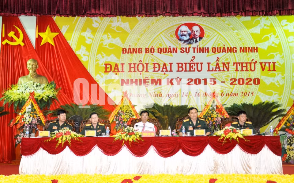 Đoàn Chủ tịch điều hành Đại hội.