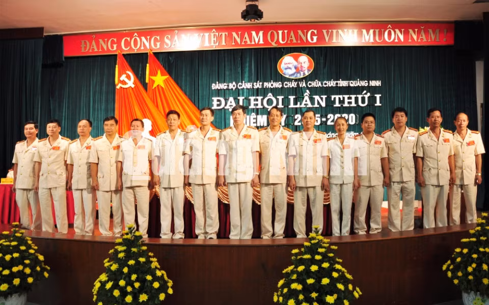 Ban Chấp hành Đảng bộ Cảnh sát PCCC lần thứ I ra mắt Đại hội.