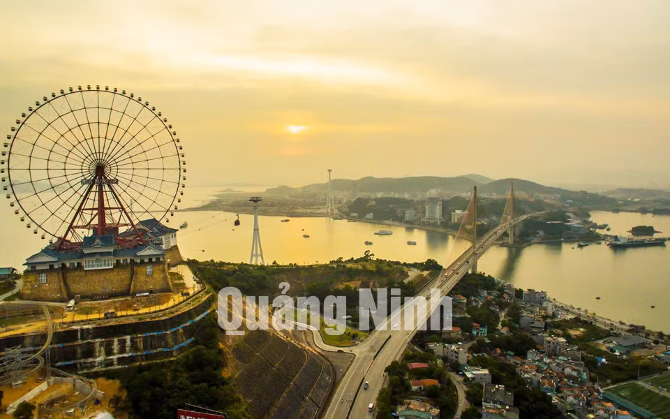 Đôi bờ sông Cửa Lục bây giờ, hiện đại và khang trang. Ảnh: Hùng Sơn