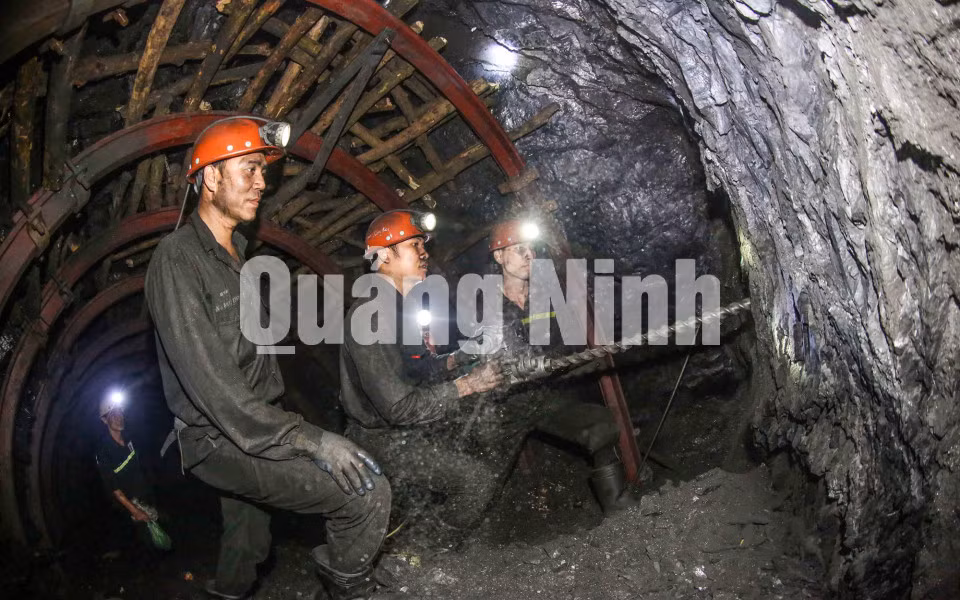 Khai thác than hầm lò tại Công ty TNHH MTV 91. Ảnh: Khánh Giang