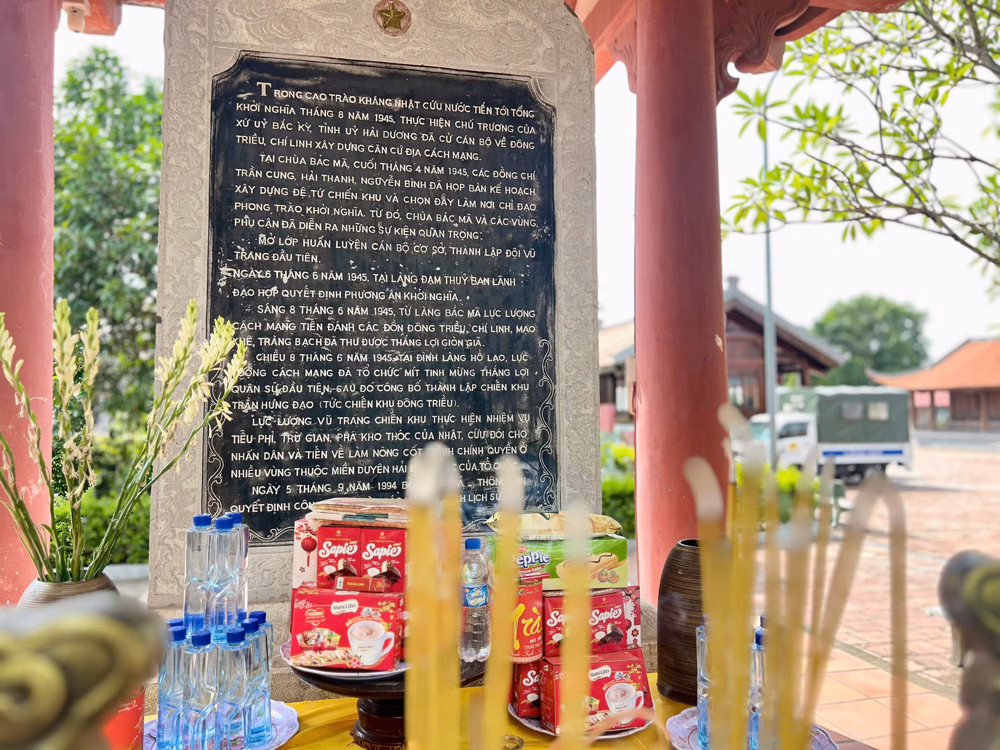 Ảnh với chú thích