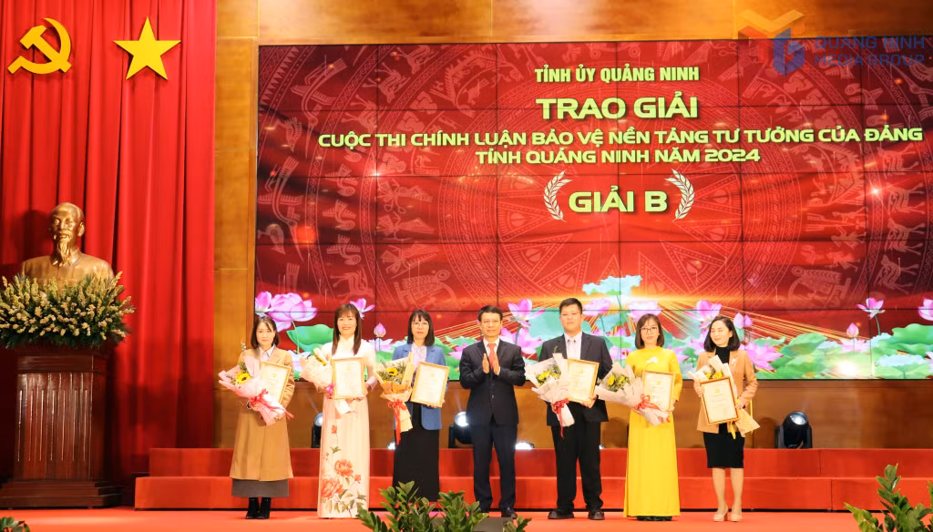 Ảnh với chú thích