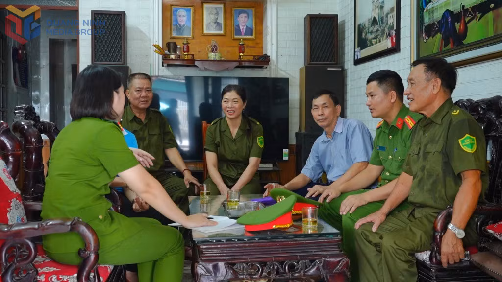 Ảnh với chú thích